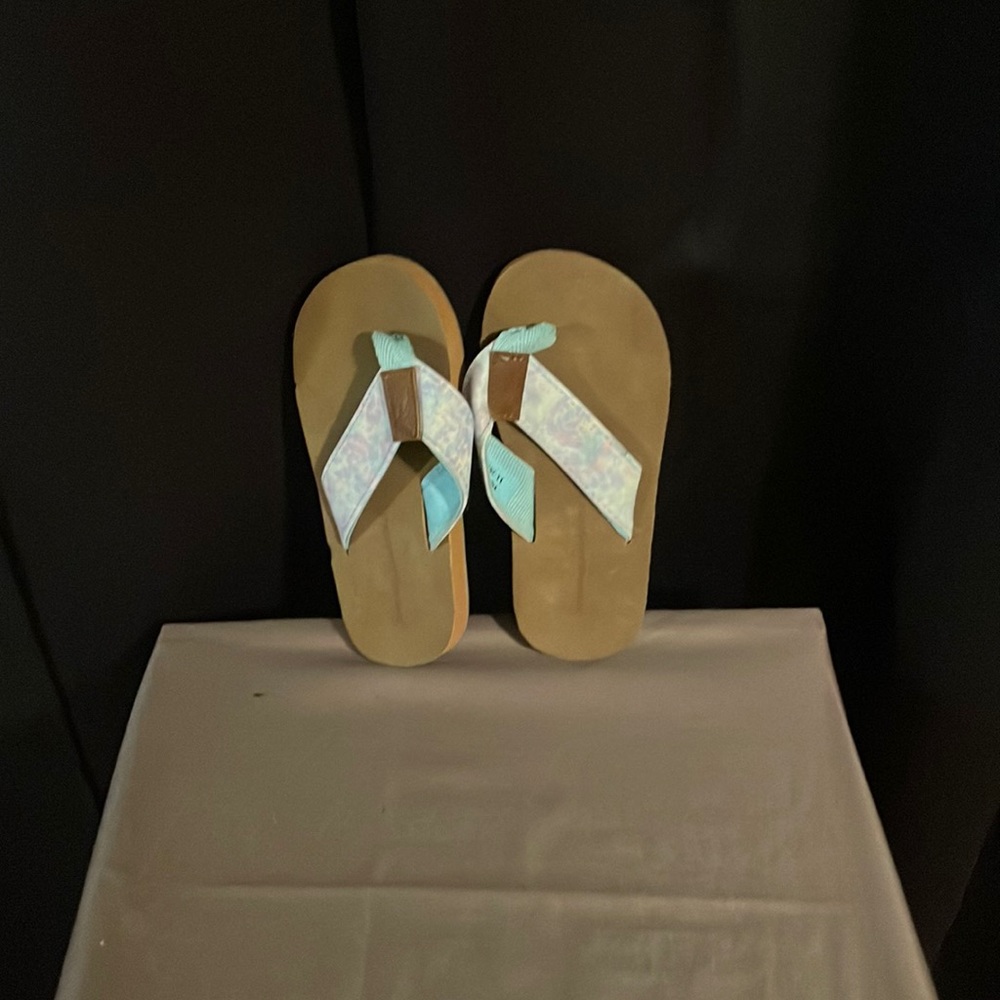 Tommy Bahama girls flip-flops size 11